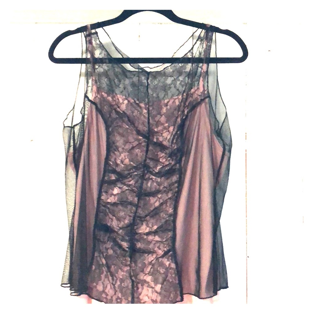 🌺Black lace on pink blouse